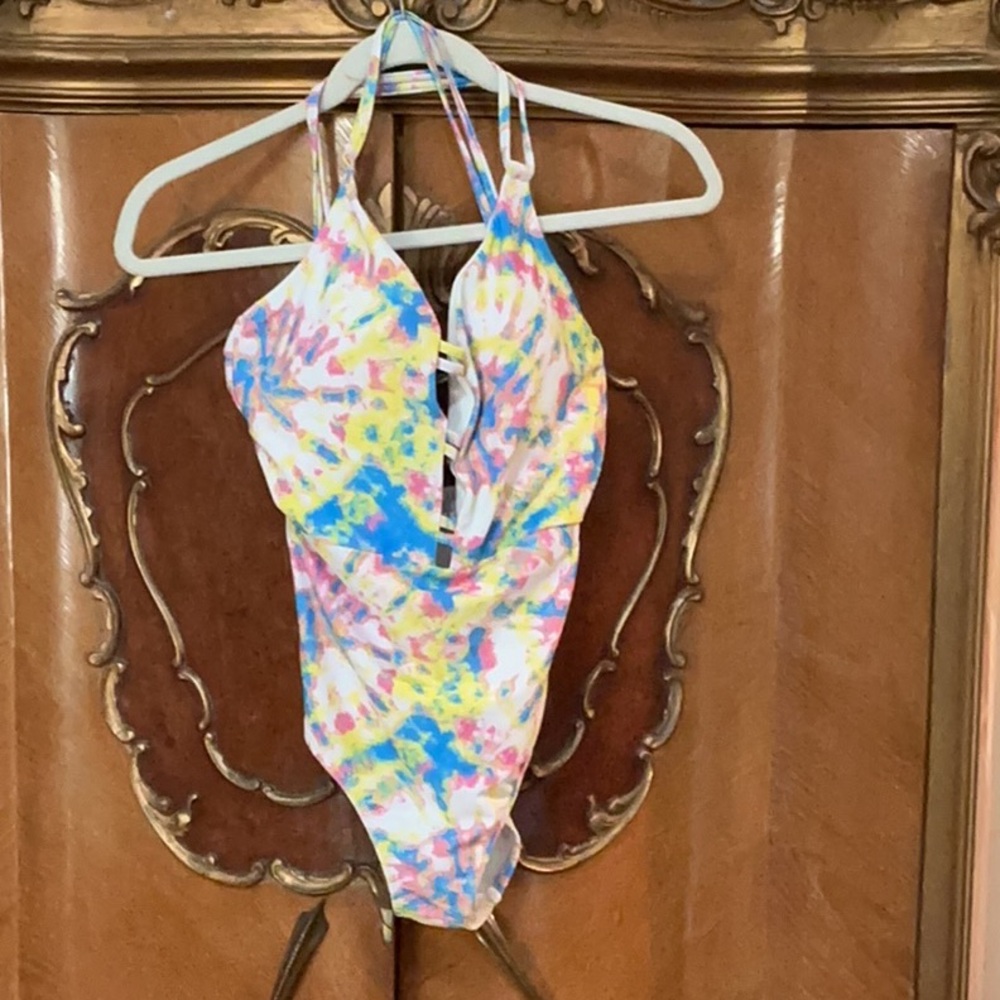 NWT Jessica Simpson Unique Multicolor Tie-Dye One-Piece Swimsuit w/ Cut-Outs